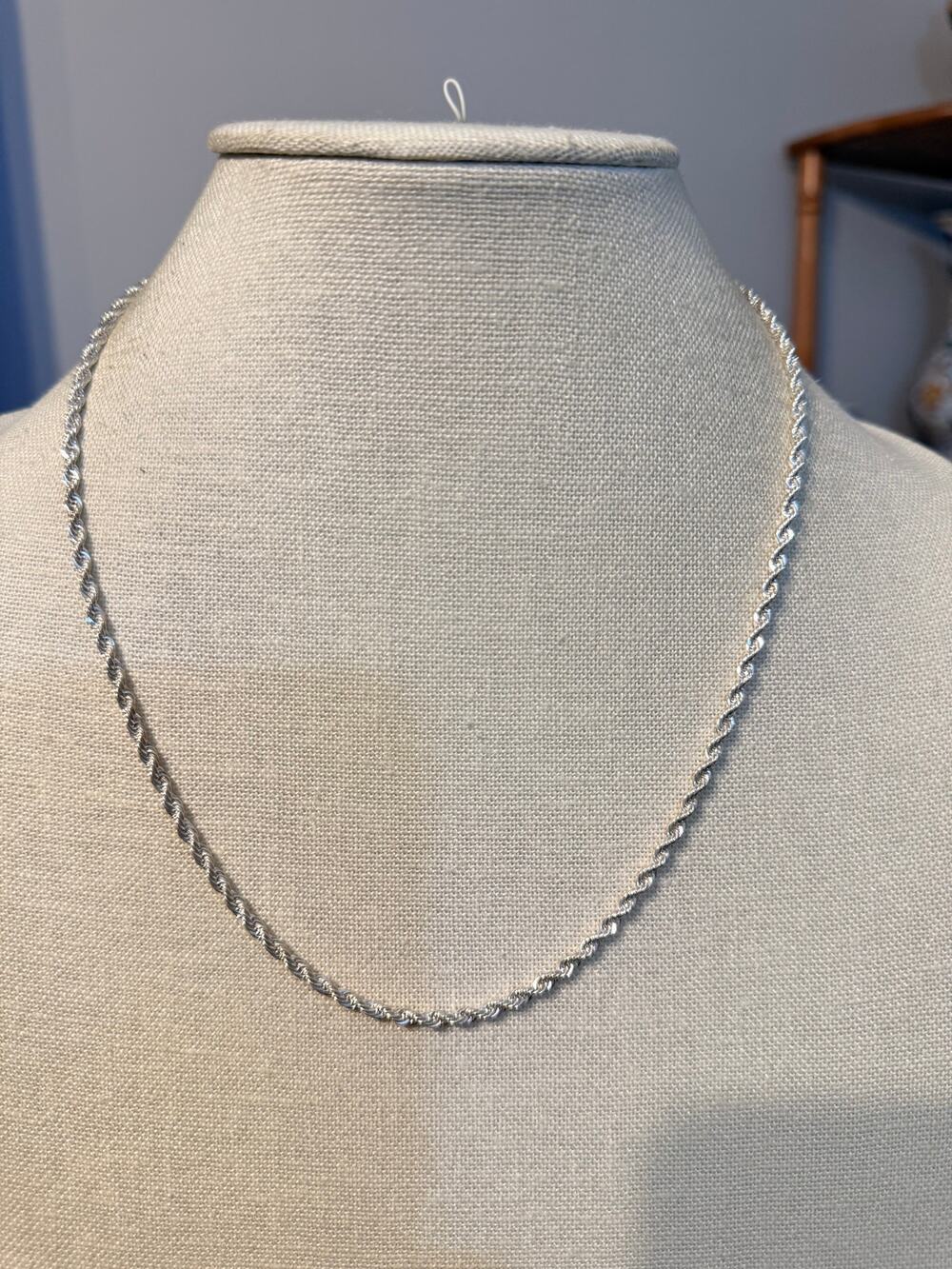 Vintage 20” Silver Tone Twisted Rope Chain Necklace